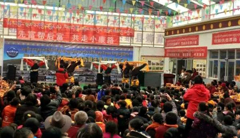 新时代 新气象 共筑富裕文明和谐美丽囊谦新毛庄